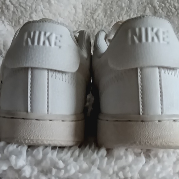 Nike Court Vision Low 'Valentine's Day" - Picture 9 of 10